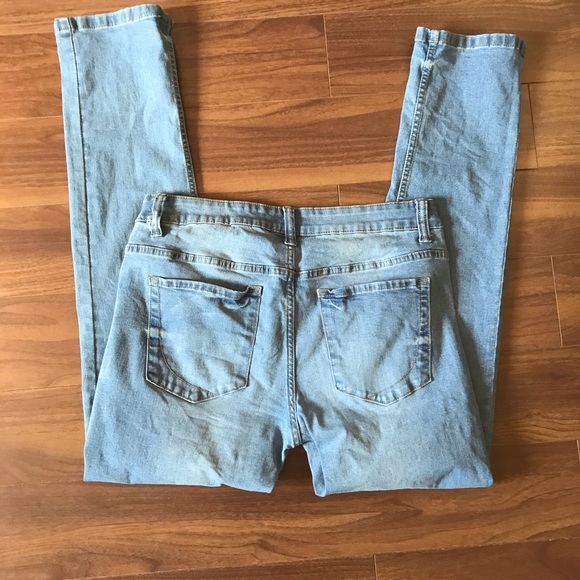 Light wash jeans - Picture 5 of 6